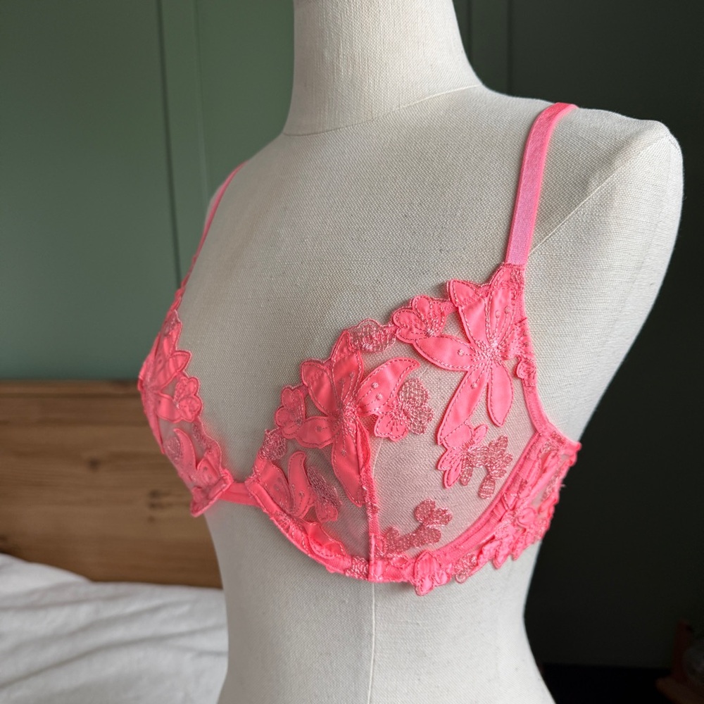 Victoria's Secret Pink Mesh Floral Lace Low Cut Demi Underwire Bra